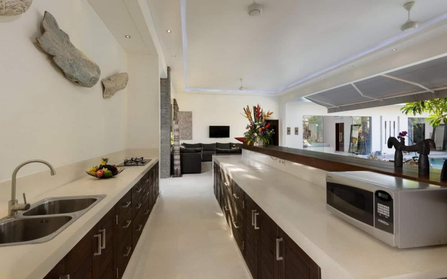 Gorgeous Tropical 3 Bed Pool Villa, 24hr Security * Seminyak (Bali)